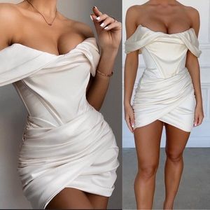 HOUSE OF CB 'Coraline' Ivory Satin Corset Dress NWOT size Medium